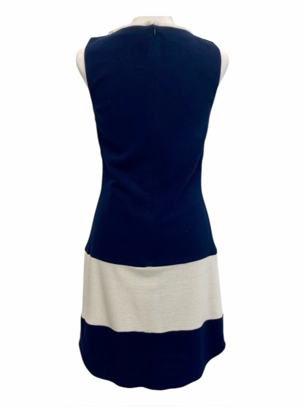 Trina Turk NWOT Navy Blue and White Colorblock  Sleeveless Shift Dress. Size 8. - Picture 15 of 15
